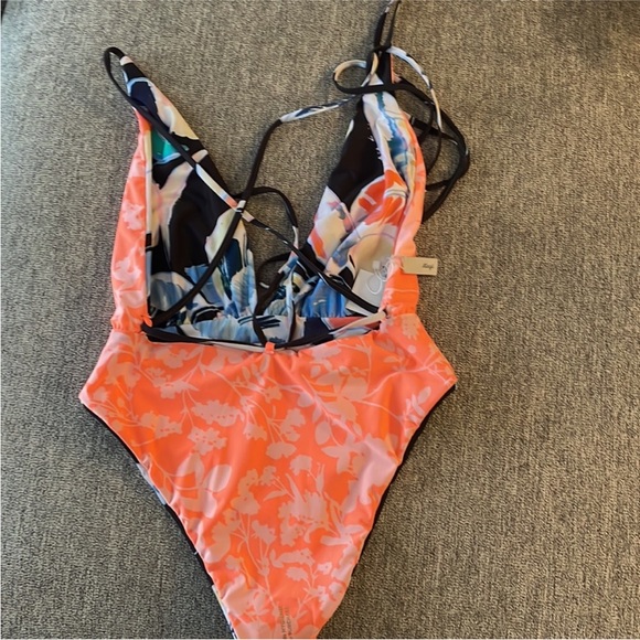 NWT Maaji Time To Bloom Safari Plunge One Piece - Picture 8 of 10